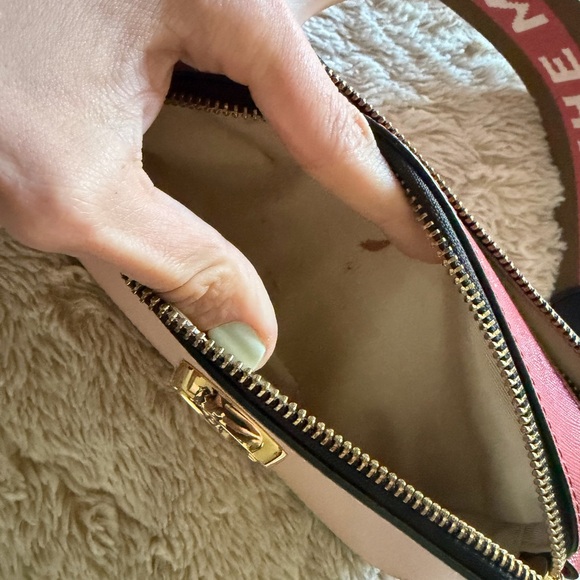 Marc Jacobs Pink Leather Crossbody Camera Bag with Gold Hardware - Picture 11 of 11
